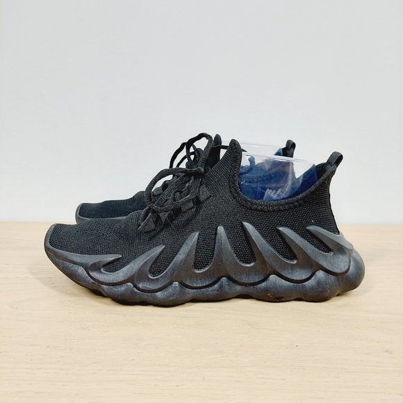 Cape Robbin Shoes - Cape Robbin Black Sculpted Sole Knit Sneakers 772